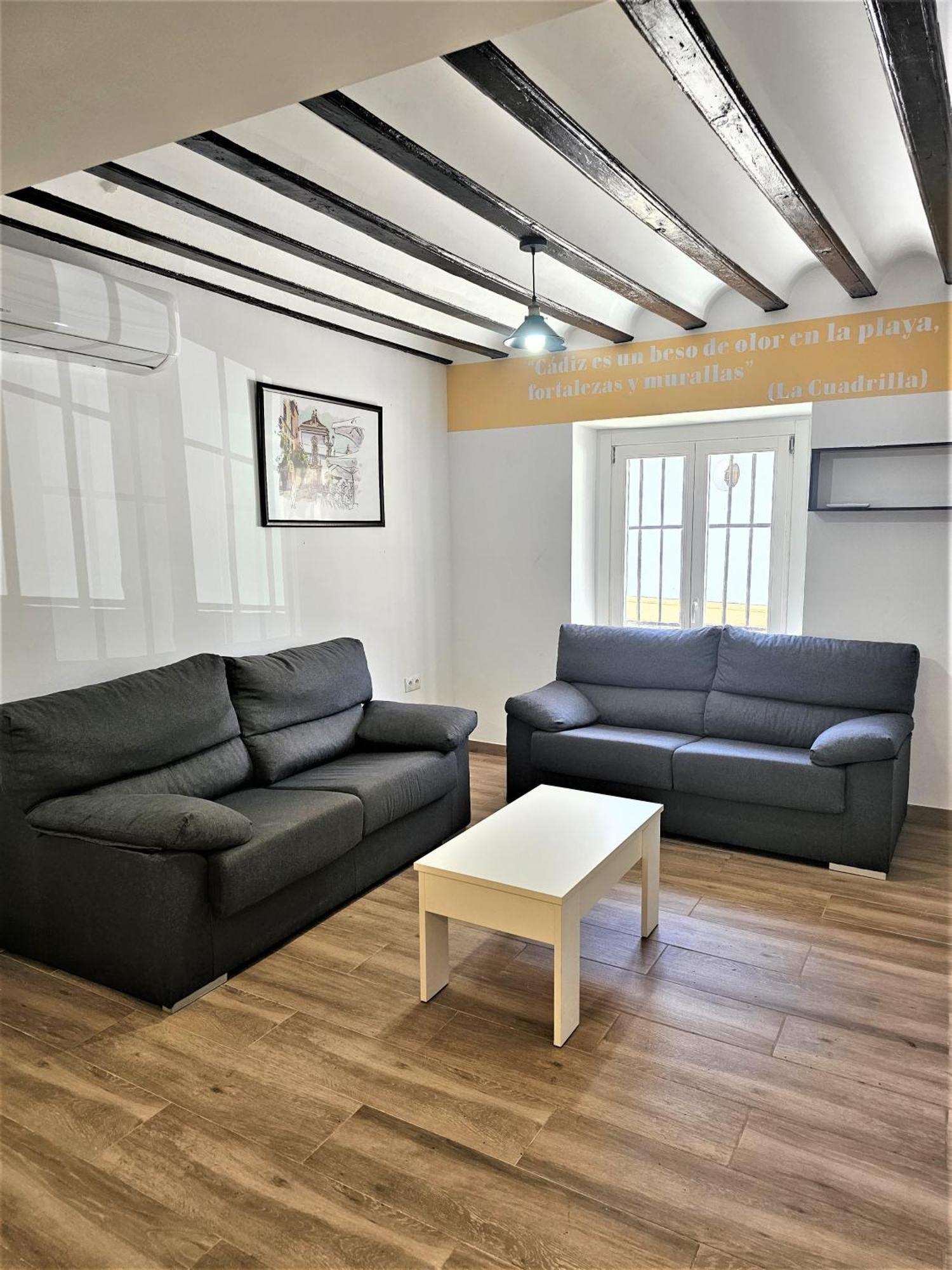Apartamentos Plaza Santo Domingo Кадис Екстериор снимка